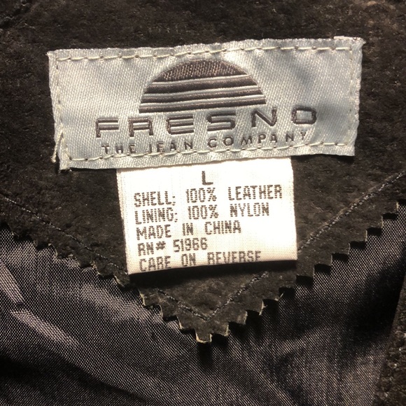 Leather vest with pockets and zipper. - Picture 2 of 6